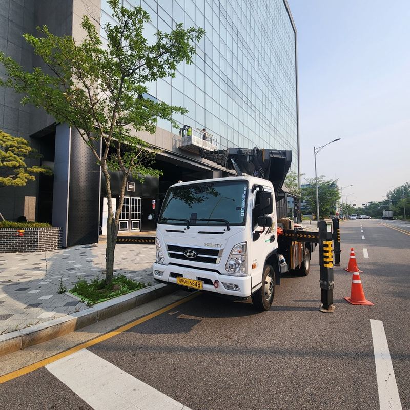 아자스카이 스카이차 빌딩 외벽 작업 사진